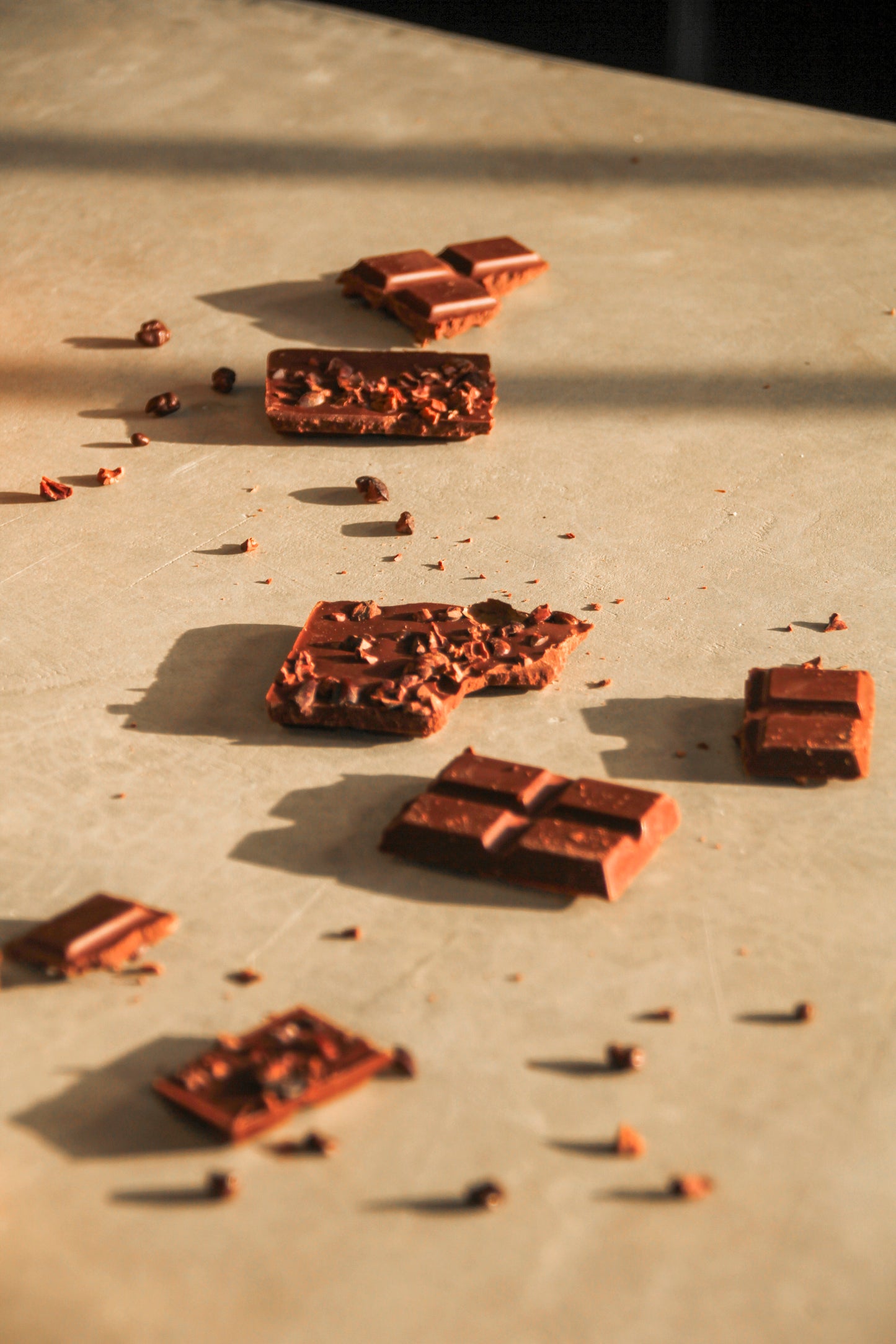 Barra de Chocolate Orgánico 70% con Nibs de Cacao | 3 Ingredientes · Crujiente · Antioxidante y Vegana