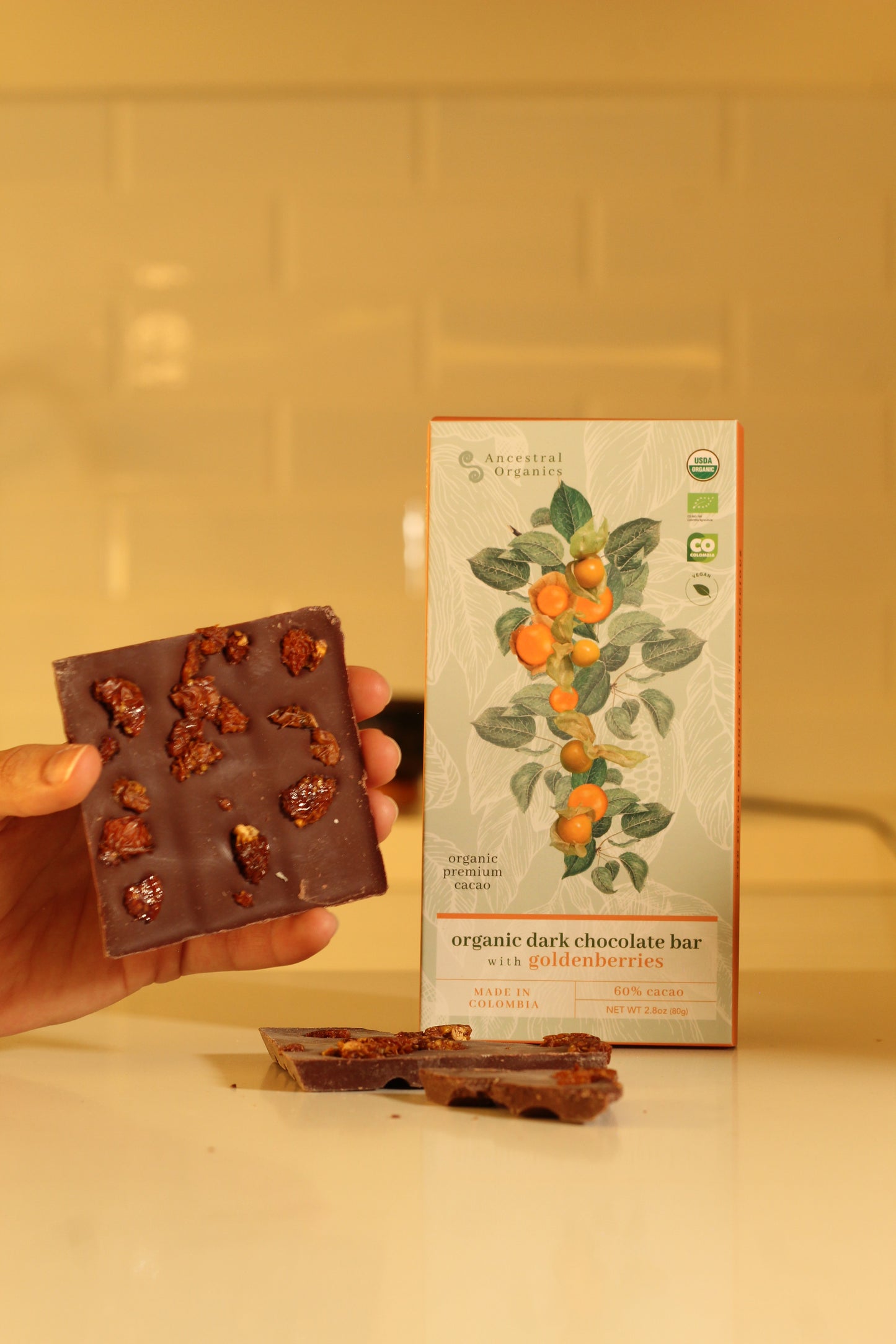 Barra de Chocolate Orgánico 60% con Uchuva | 3 Ingredientes · Antioxidante y Frutal · Vegana y Sin Gluten